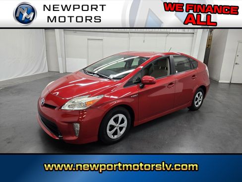 Used 2015 Toyota Prius Two image 1