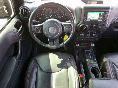 Used 2017 Jeep Wrangler Unlimited Rubicon image 11