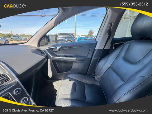 Used 2016 Volvo XC60 T5 Premier w/ Proximity Package FWD image 16