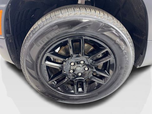 Used 2025 Land Rover Defender 110 S AWD/4WD image 86