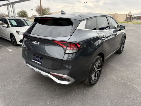 Used 2024 Kia Sportage EX image 7