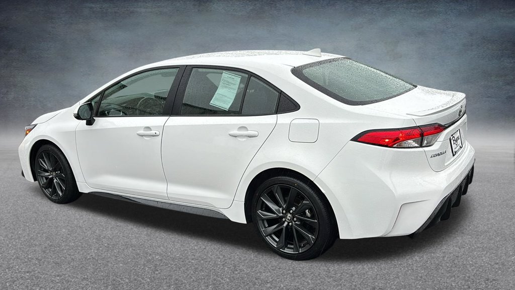 Used 2025 Toyota Corolla SE FWD image 5
