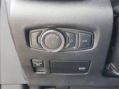 Used 2019 Lincoln Continental Premiere image 15