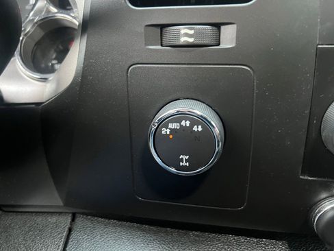 Used 2013 Chevrolet Silverado 1500 LT image 32