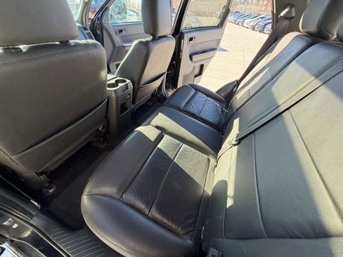 Used 2010 Ford Escape XLT AWD/4WD image 16