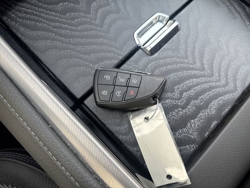 Used 2024 GMC Yukon Denali image 30