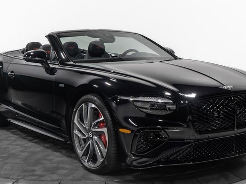 Used 2025 Bentley Continental GT Speed image 12