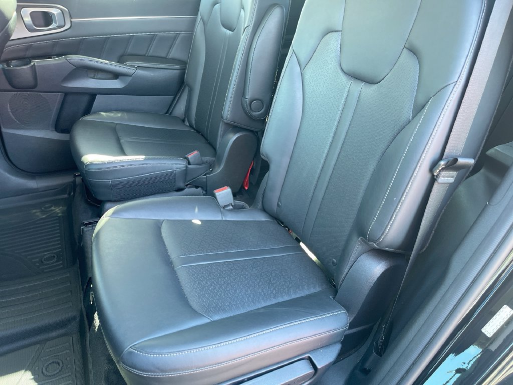 Used 2023 Kia Sorento SX FWD image 31