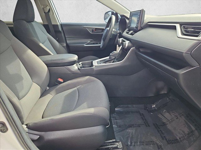 Used 2020 Toyota RAV4 LE FWD image 21