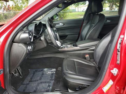 Used 2022 Alfa Romeo Giulia Ti w/ Active Assist Plus Package image 15