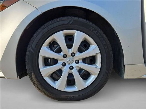 Used 2024 Toyota Corolla LE FWD image 15