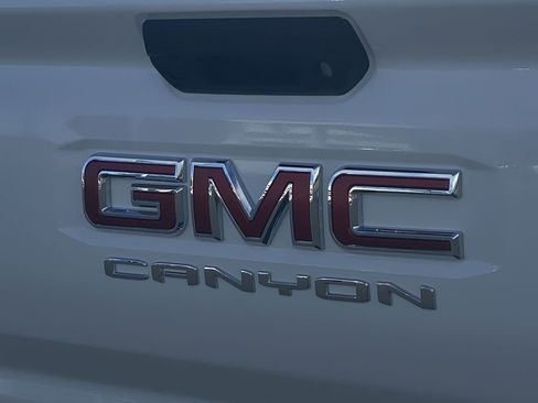 New 2026 GMC Canyon Elevation w/ Convenience Package image 37