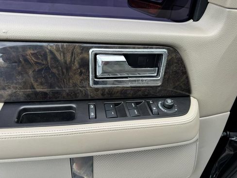 Used 2015 Lincoln Navigator 4WD image 12
