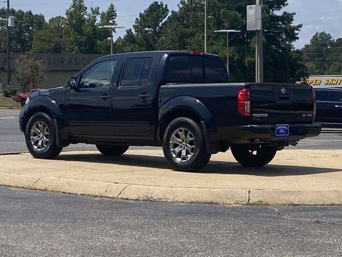 Used 2020 Nissan Frontier SV AWD/4WD image 5