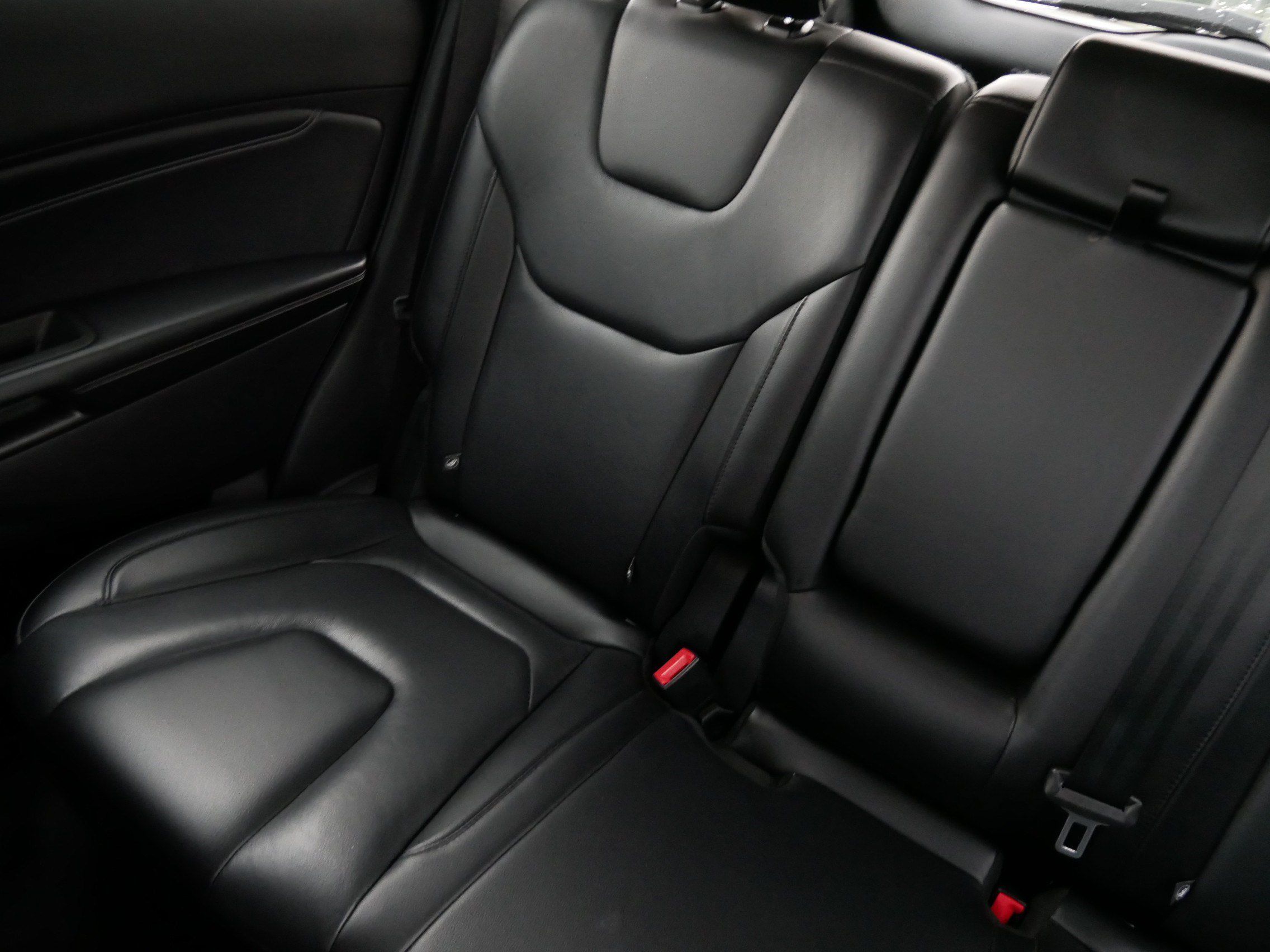 Used 2022 Ford Edge Titanium AWD/4WD image 12