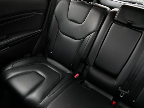 Used 2022 Ford Edge Titanium AWD/4WD image 12