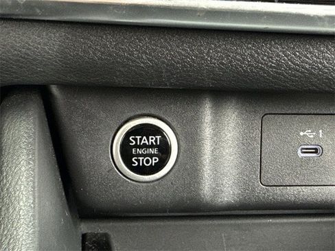 Used 2022 Nissan Rogue SV image 20