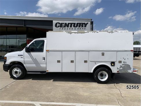 Used 2013 Ford E-450 and Econoline 450 Super Duty w/ PWR Locks & Windows Group RWD image 4