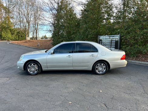 Used 2001 Lexus LS 430 image 4