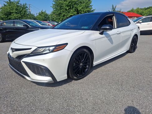 Used 2021 Toyota Camry XSE w/ Navigation Package AWD/4WD image 3