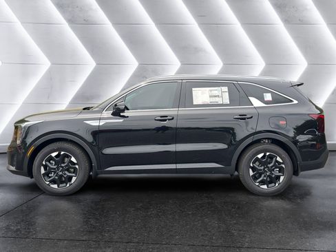New 2026 Kia Sorento S FWD image 2
