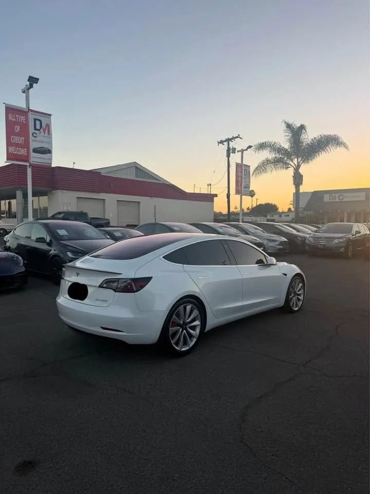 Used 2018 Tesla Model 3 Long Range AWD/4WD image 4