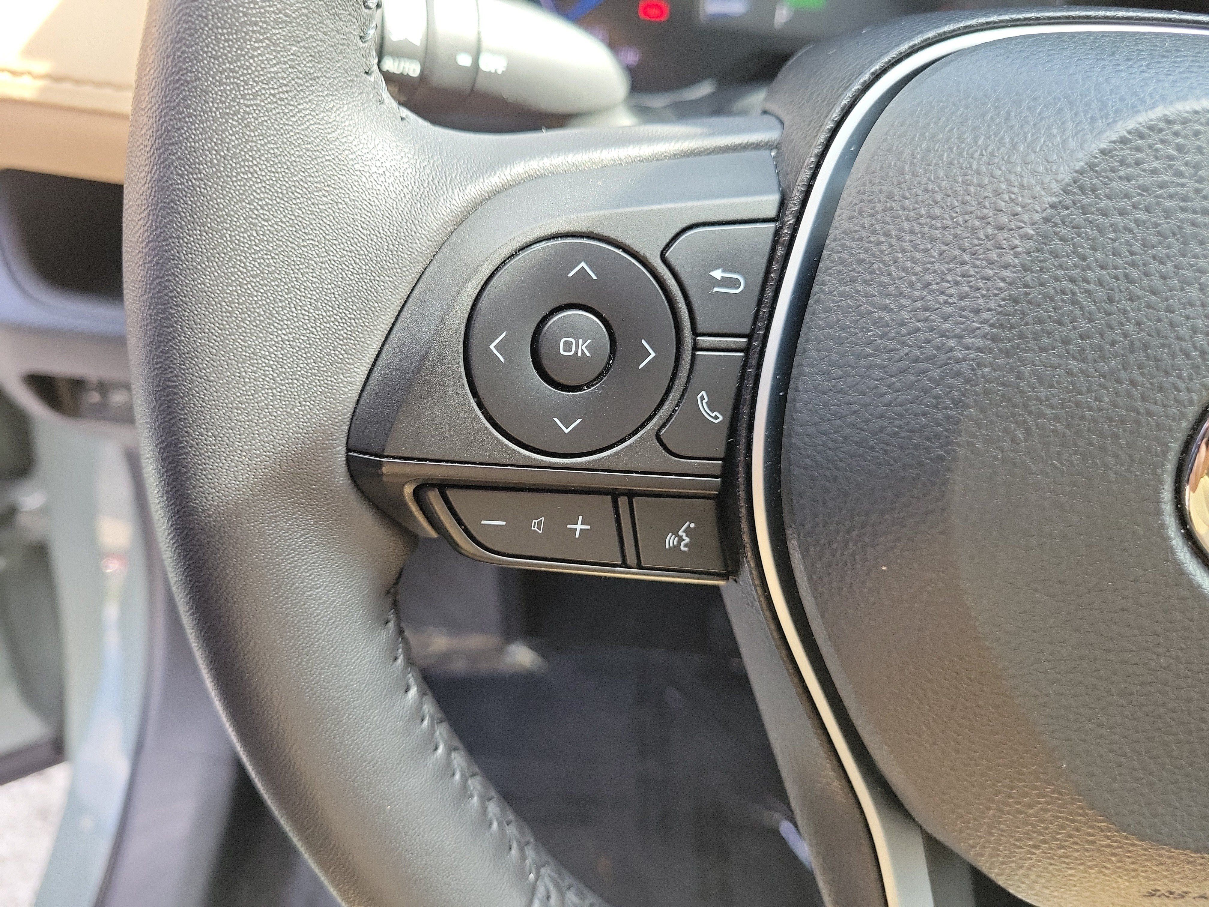 Used 2023 Toyota RAV4 XLE Premium AWD/4WD image 28