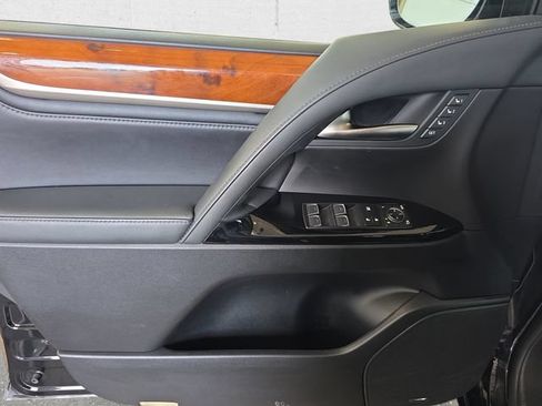 Used 2018 Lexus LX 570 4WD w/ Luxury Package image 30