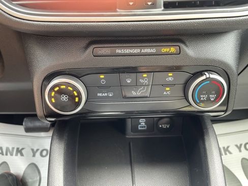 Used 2022 Ford Escape SE image 23