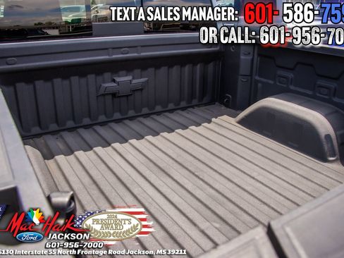 Used 2023 Chevrolet Silverado 1500 LTZ AWD/4WD image 7