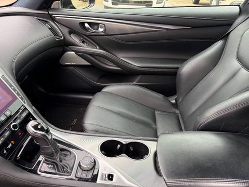 Used 2017 INFINITI Q60 3.0t w/ Premium Plus Package 3.0T RWD image 7