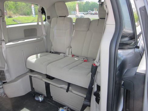 Used 2015 Dodge Grand Caravan SE w/ Quick Order Package 29E SE FWD image 18