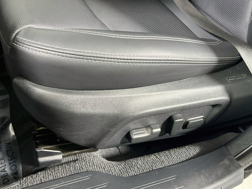 Used 2019 Subaru Outback 2.5i Limited AWD/4WD image 18