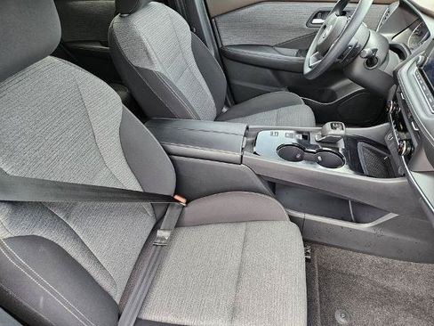 Certified 2023 Nissan Rogue SV FWD image 10