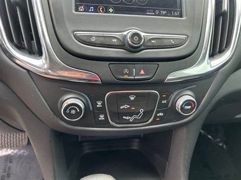Used 2022 Chevrolet Equinox LT FWD image 25