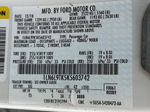 Used 2019 Lincoln Continental Select w/ Continental Climate Package image 24