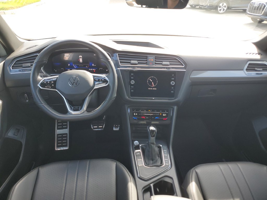 Certified 2024 Volkswagen Tiguan SE R-Line FWD image 3