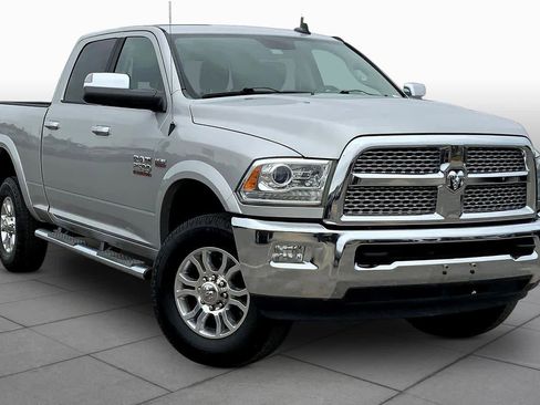 Used 2014 RAM 2500 Laramie w/ Protection Group image 3