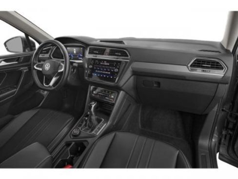 Certified 2022 Volkswagen Tiguan SE image 18