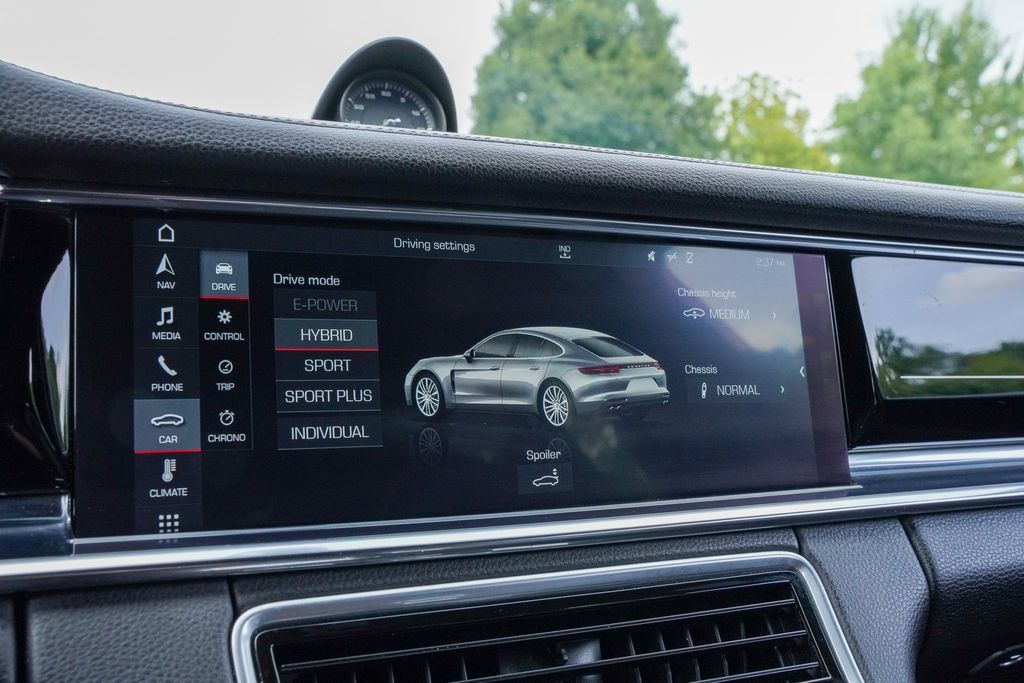 Used 2020 Porsche Panamera 4 AWD/4WD image 22