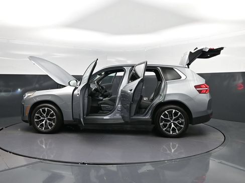 Certified 2025 BMW X3 xDrive30i w/ Premium Package AWD/4WD image 46