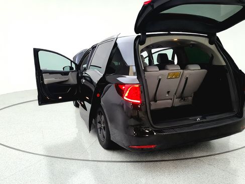Used 2022 Honda Odyssey EX image 13