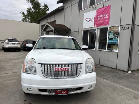 Used 2008 GMC Yukon XL Denali AWD/4WD image 2