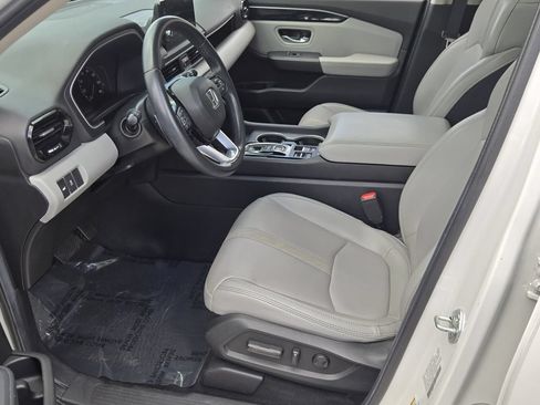 Certified 2025 Honda Pilot Touring image 10
