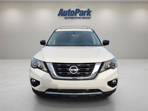 Used 2017 Nissan Pathfinder Platinum w/ Midnight Edition Package image 2