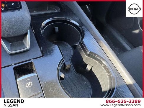 Used 2023 Nissan Rogue S image 27