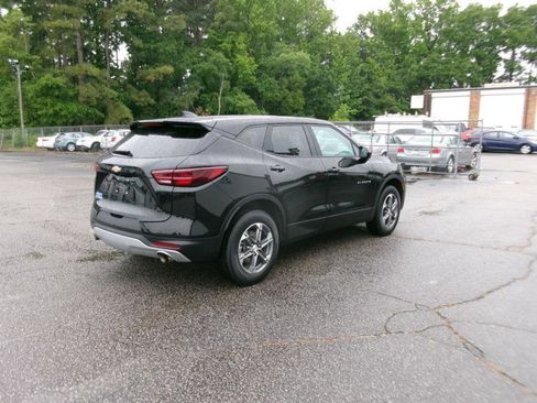 Used 2025 Chevrolet Blazer LT FWD image 6