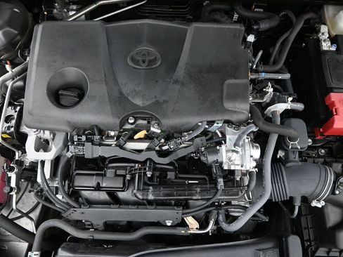 Used 2024 Toyota Camry SE image 40