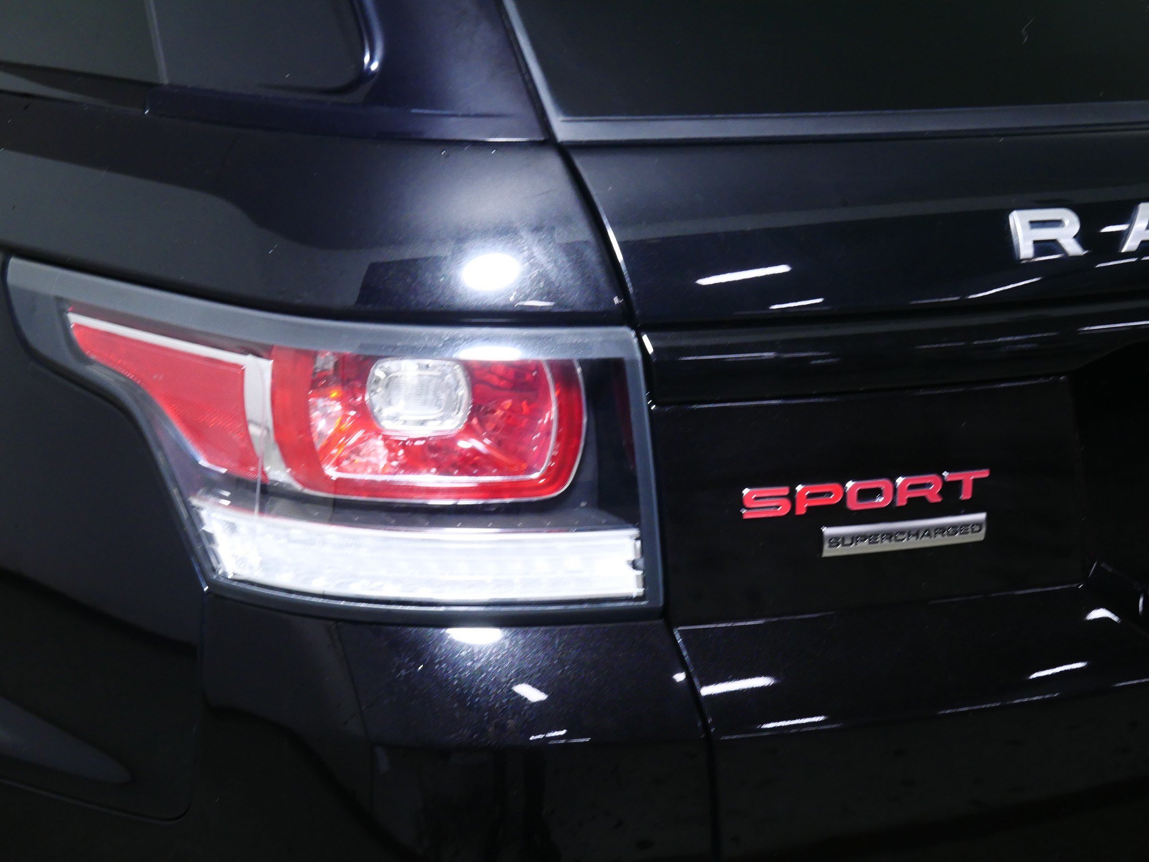 Used 2016 Land Rover Range Rover Sport Supercharged AWD/4WD image 17
