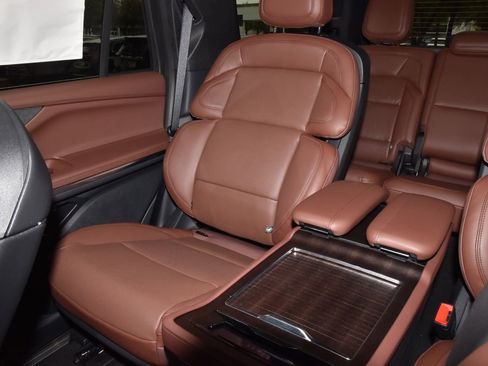 New 2026 Lincoln Navigator Reserve AWD/4WD image 28